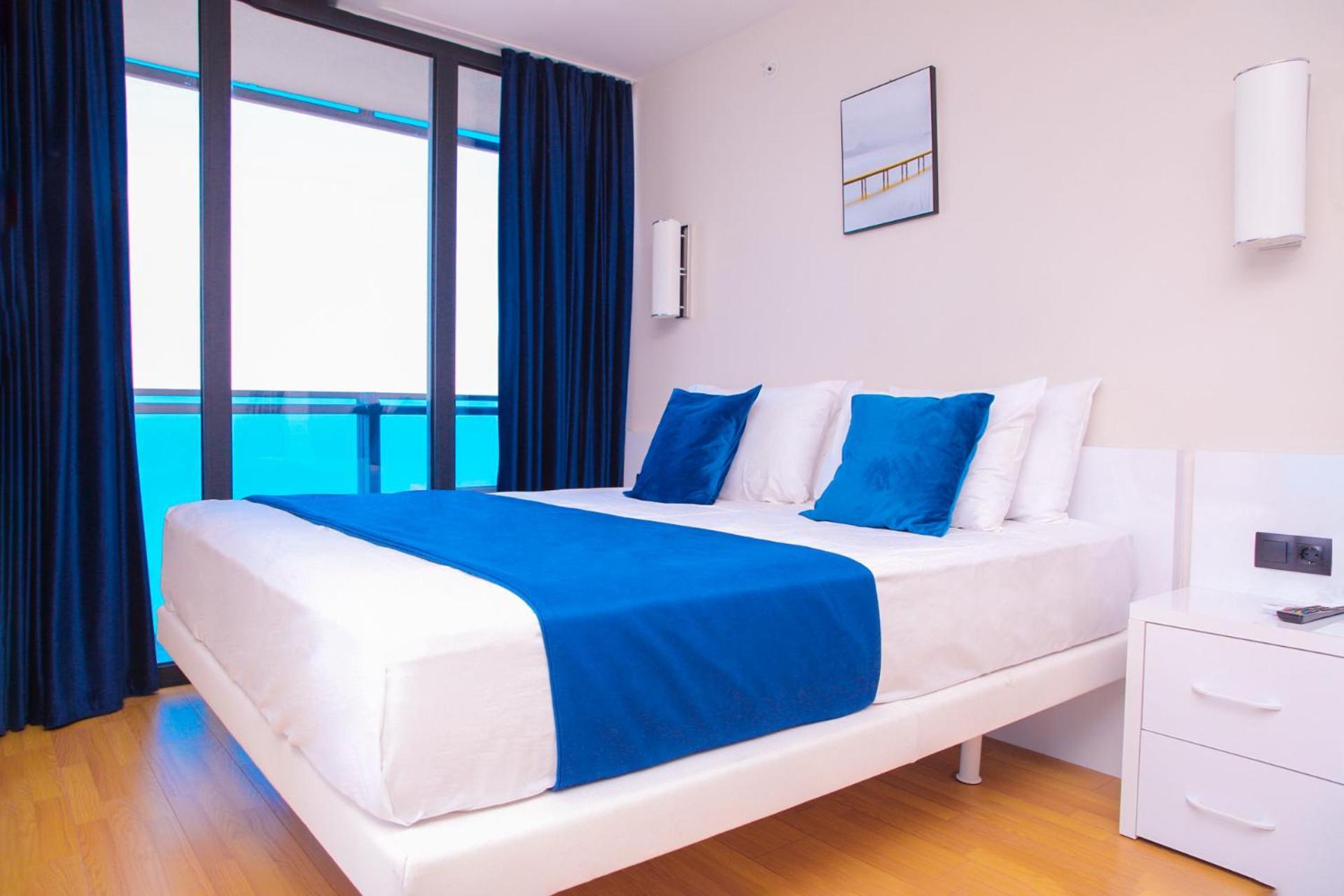 Luxury Beach Front Hotel Батуми Екстериор снимка