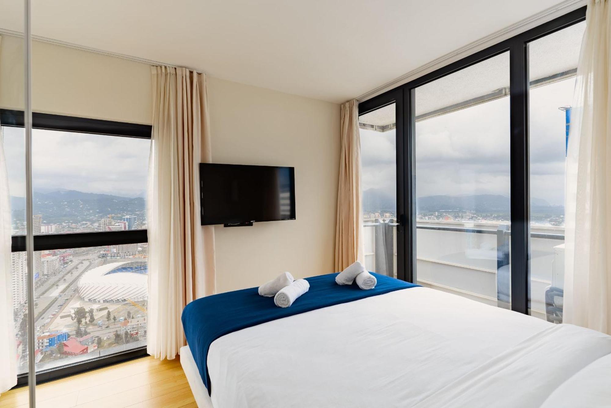 Luxury Beach Front Hotel Батуми Екстериор снимка