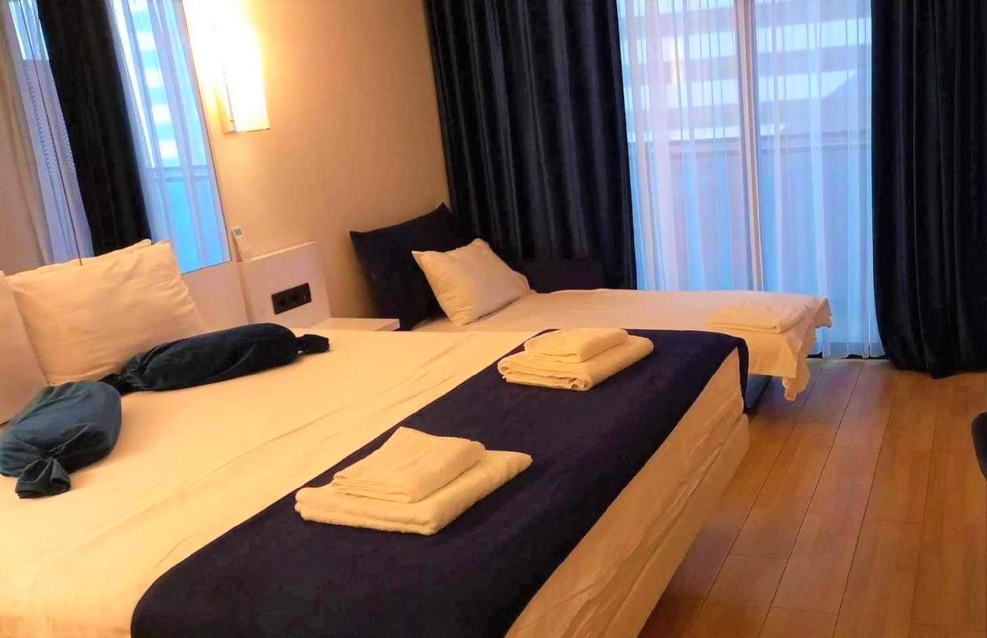 Luxury Beach Front Hotel Батуми Екстериор снимка