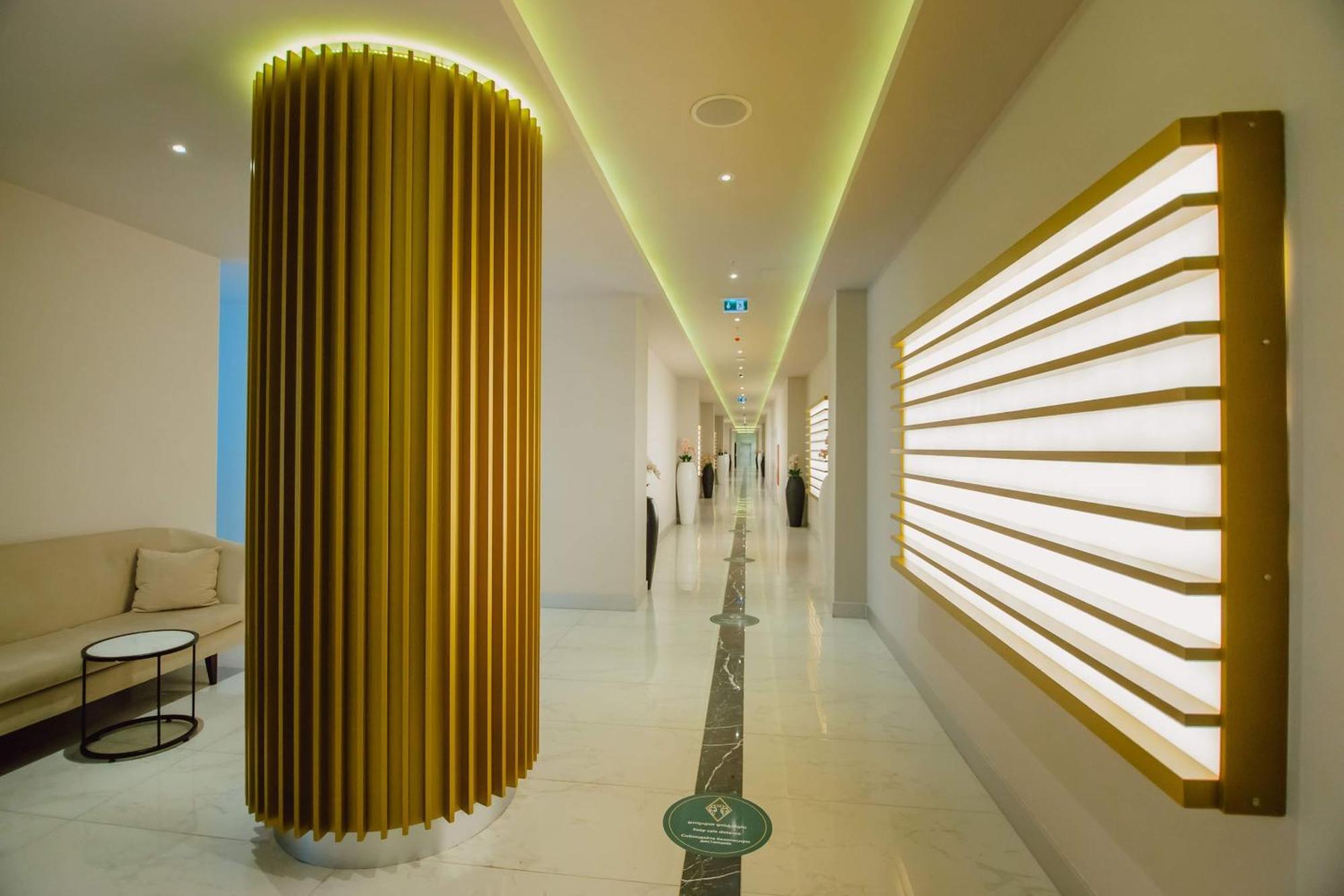Luxury Beach Front Hotel Батуми Екстериор снимка
