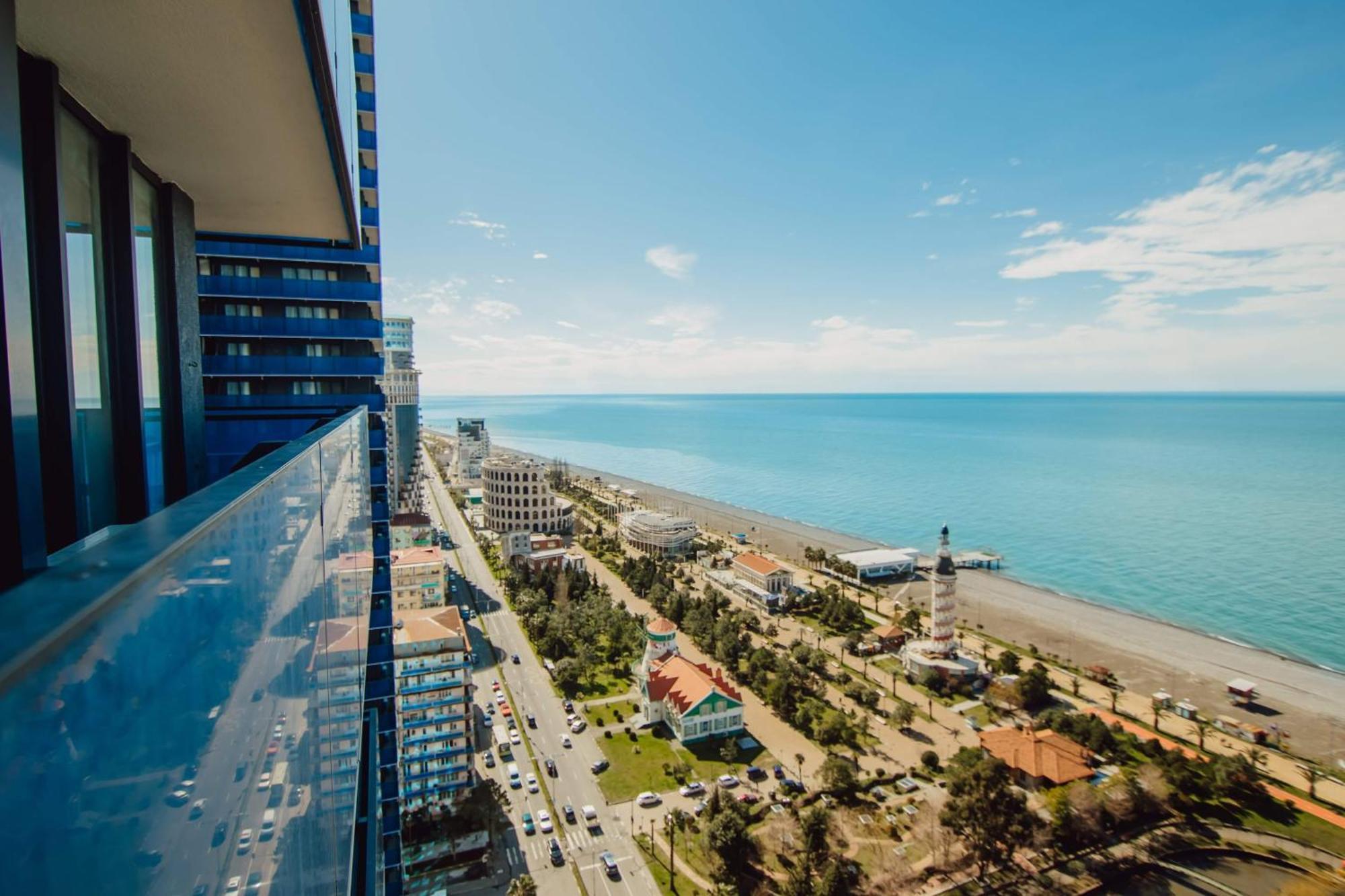 Luxury Beach Front Hotel Батуми Екстериор снимка