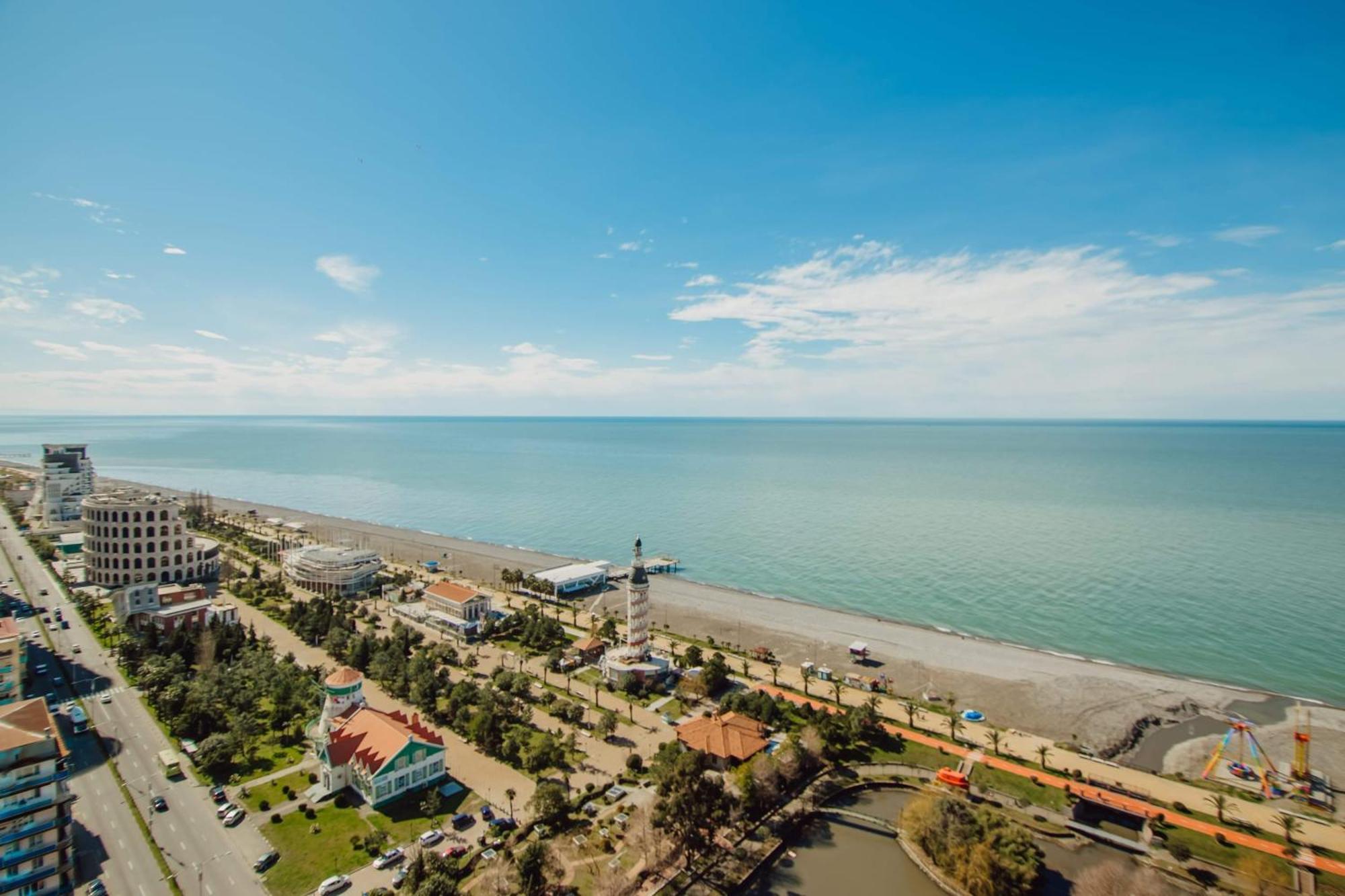 Luxury Beach Front Hotel Батуми Екстериор снимка