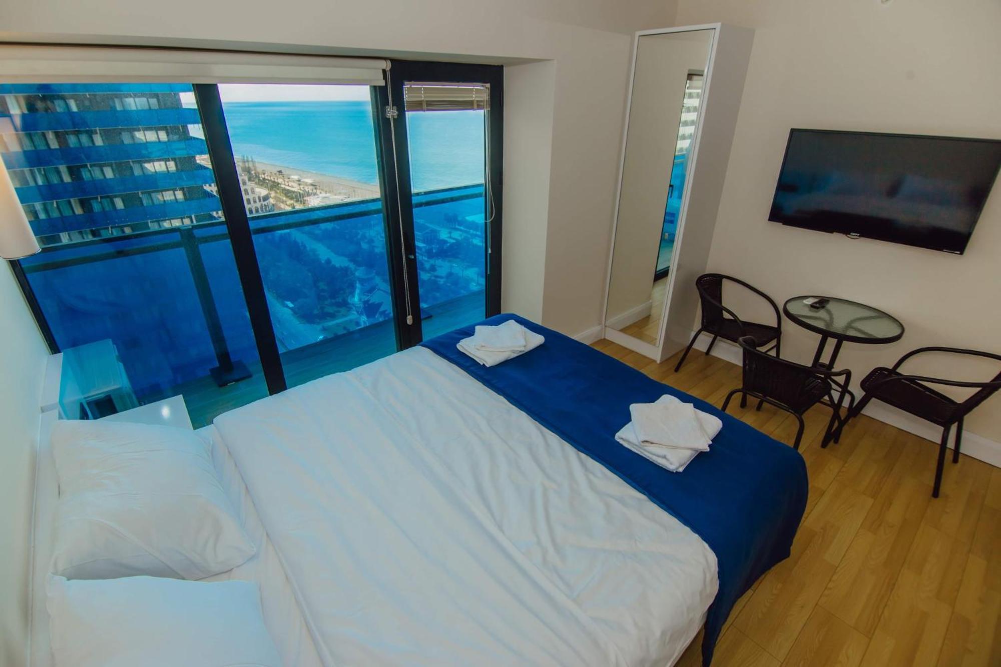 Luxury Beach Front Hotel Батуми Екстериор снимка