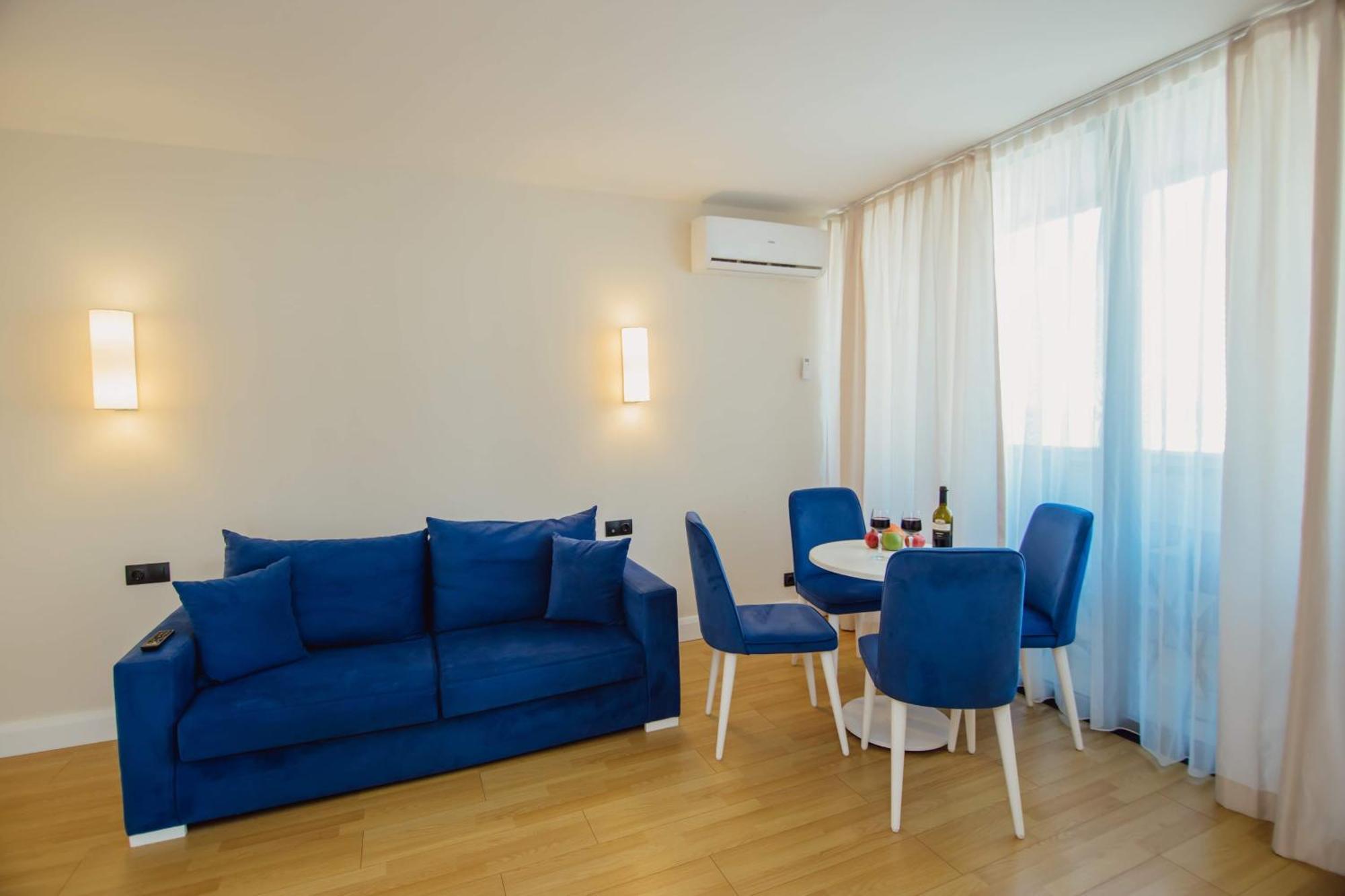 Luxury Beach Front Hotel Батуми Екстериор снимка