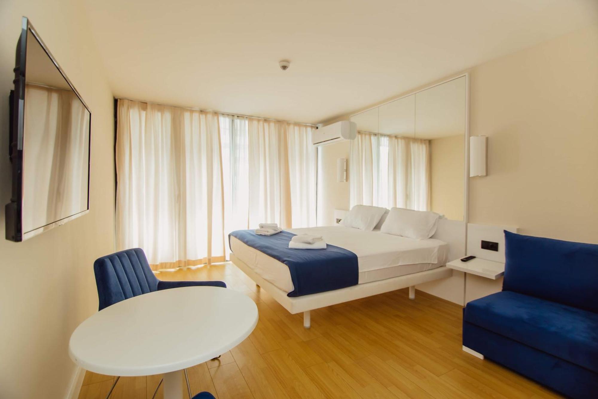 Luxury Beach Front Hotel Батуми Екстериор снимка