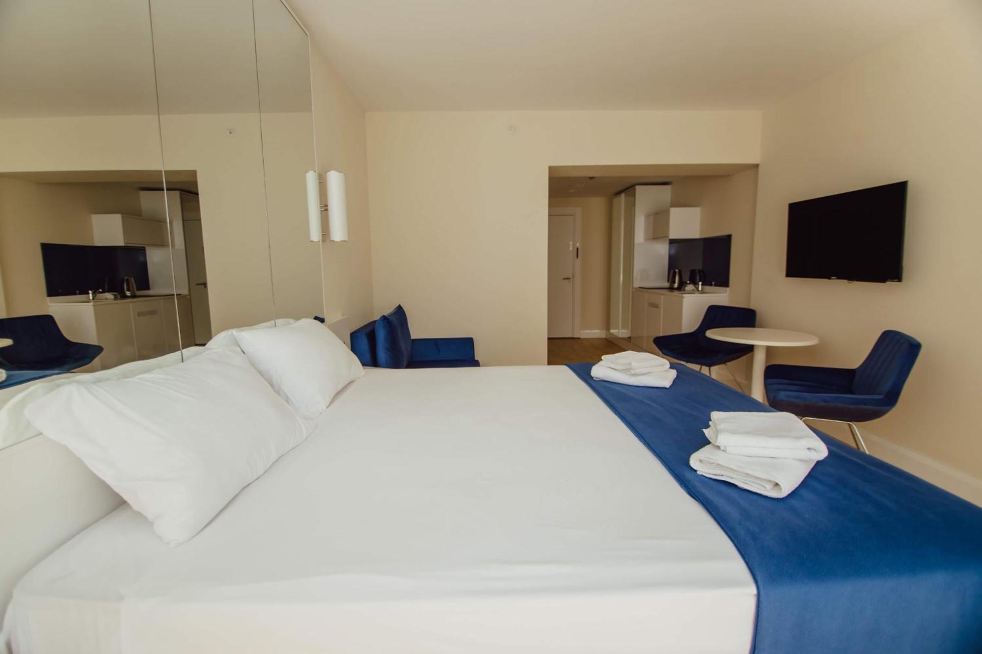 Luxury Beach Front Hotel Батуми Екстериор снимка